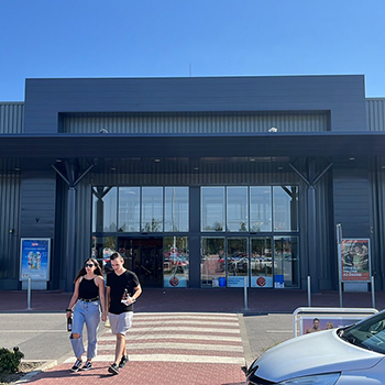 TESCO Békéscsaba, Projekt von HIMM Building